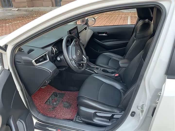 Фото 3 - Toyota Corolla