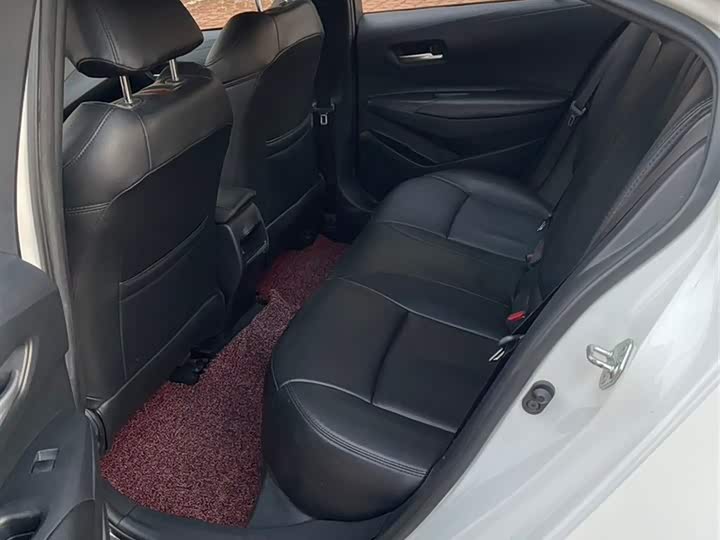 Фото 6 - Toyota Corolla
