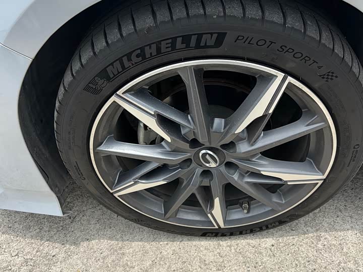 صورة 9 - GAC Trumpchi Empow R