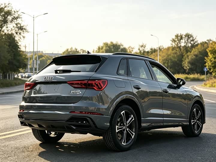 Zdjęcie 4 - Audi Q3