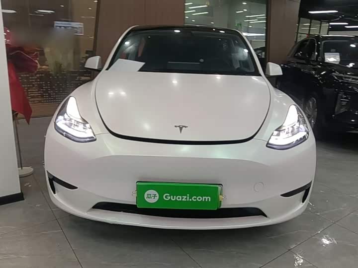 Photo 3 - Tesla Model Y