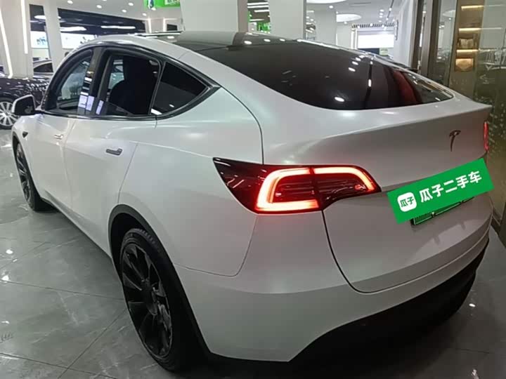 Photo 5 - Tesla Model Y