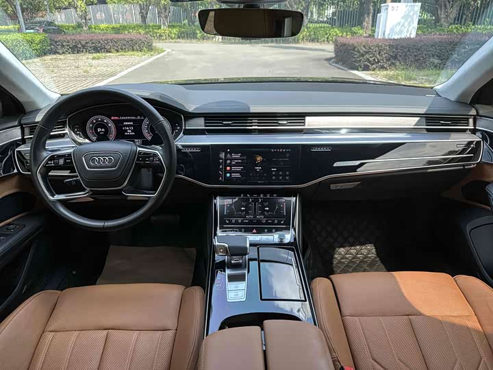 Zdjęcie 8 - Audi A8