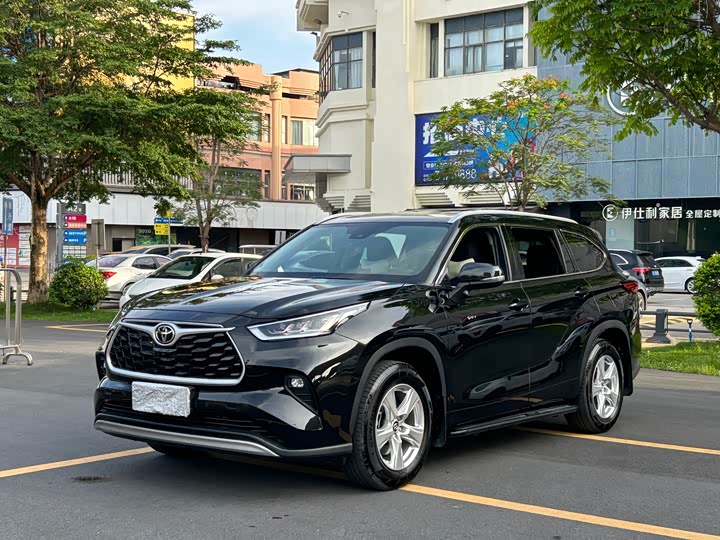 Фото 1 - Toyota Highlander