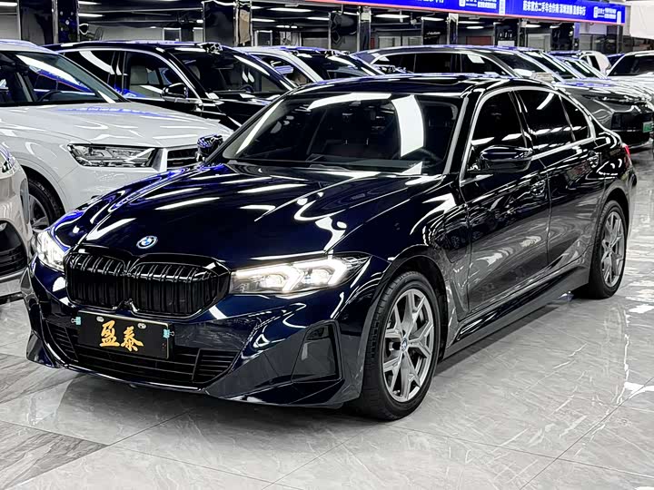 Фото 1 - BMW i3