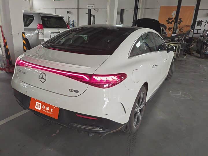 Photo 4 - Mercedes-Benz EQE