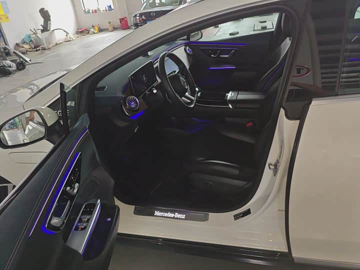 Photo 5 - Mercedes-Benz EQE
