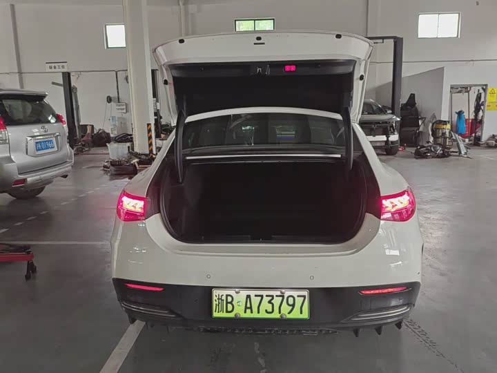 Photo 6 - Mercedes-Benz EQE