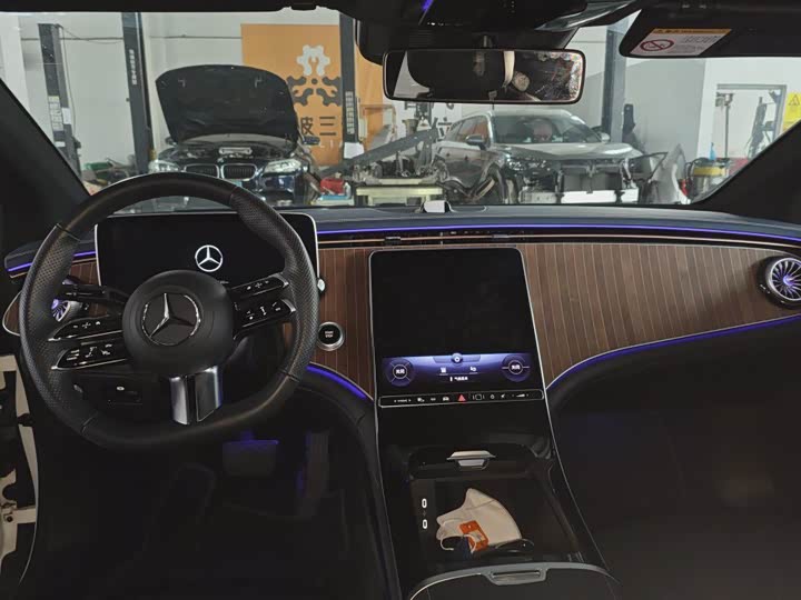 Photo 8 - Mercedes-Benz EQE