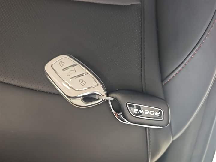 Фото 9 - Roewe i5
