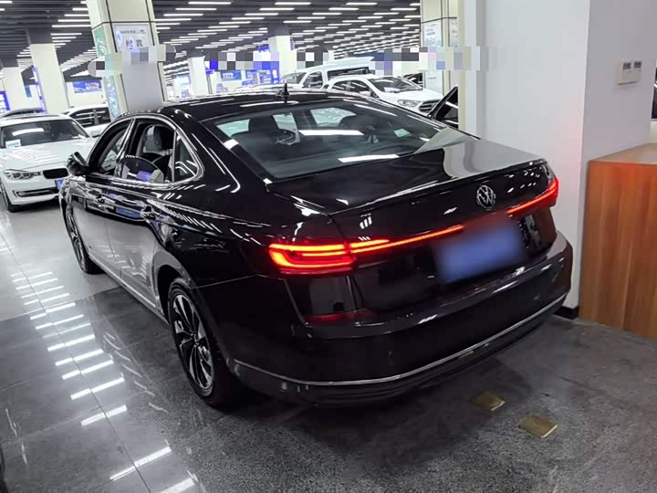 Фото 5 - Volkswagen Passat