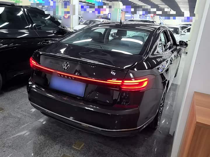 Фото 7 - Volkswagen Passat