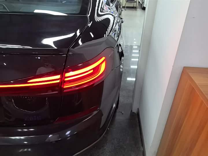 Фото 8 - Volkswagen Passat