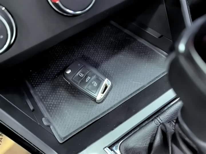 Фото 9 - Volkswagen Passat