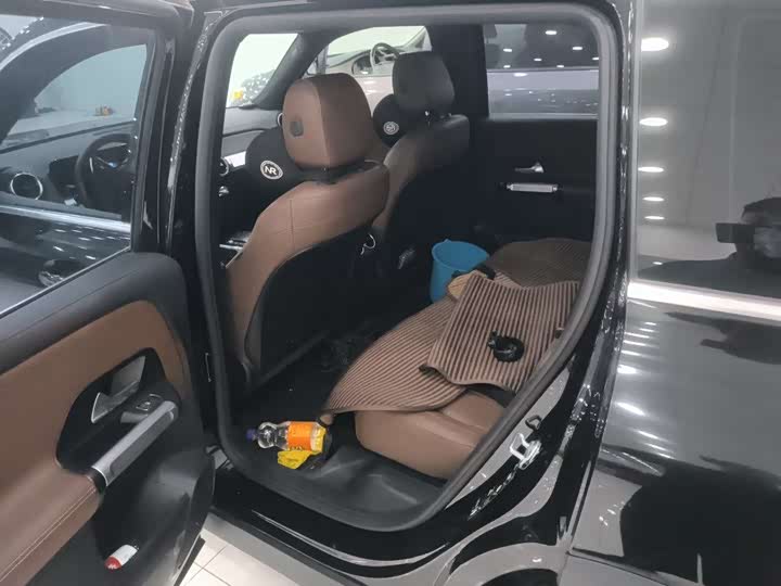 Фото 8 - Mercedes-Benz GLB-Class