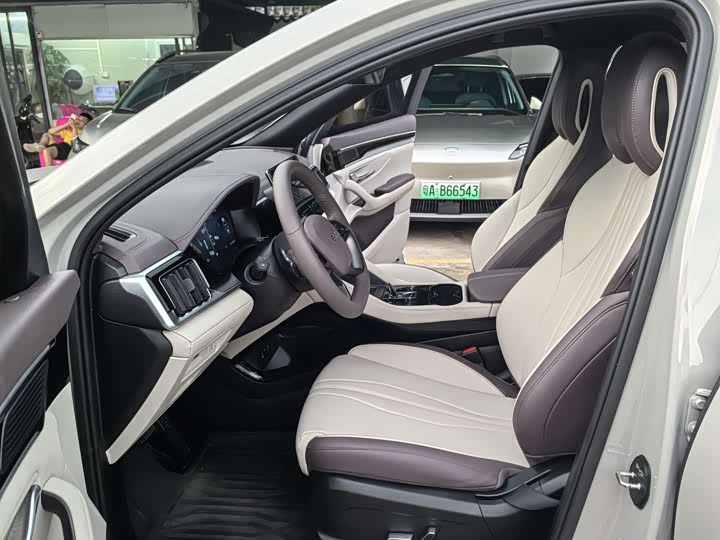 Zdjęcie 4 - BYD Song Plus Hybrid/EV