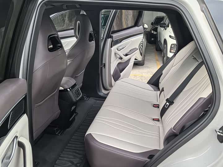 Zdjęcie 5 - BYD Song Plus Hybrid/EV