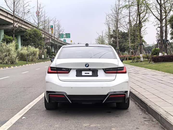 Фото 8 - BMW i3