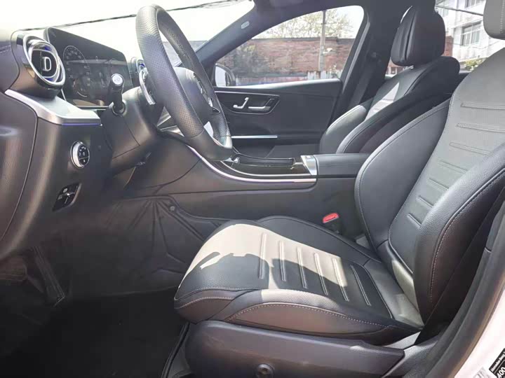 Zdjęcie 4 - Mercedes-Benz C-Class