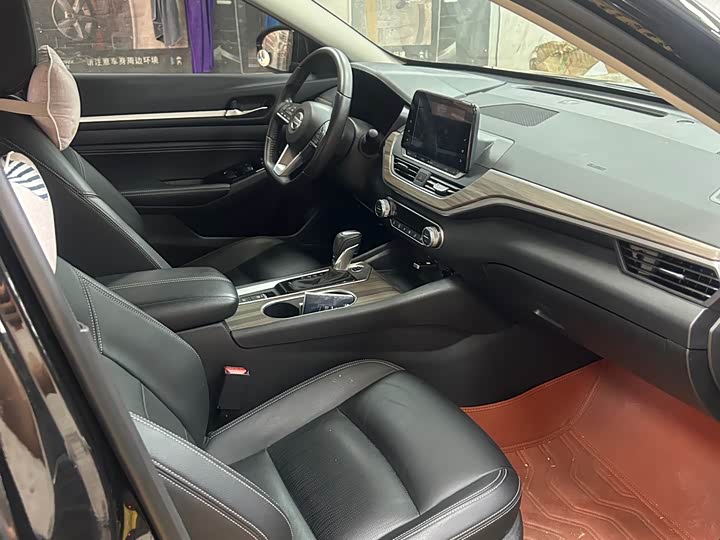 Zdjęcie 8 - Nissan Teana