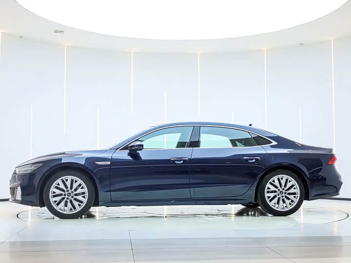 Photo 3 - Audi A7L