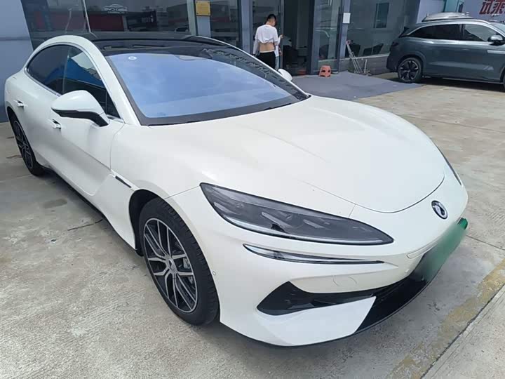 2024 Denza Z9
