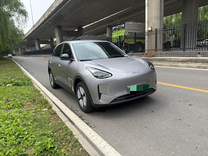 Фото 2 - Geely Galaxy Geome