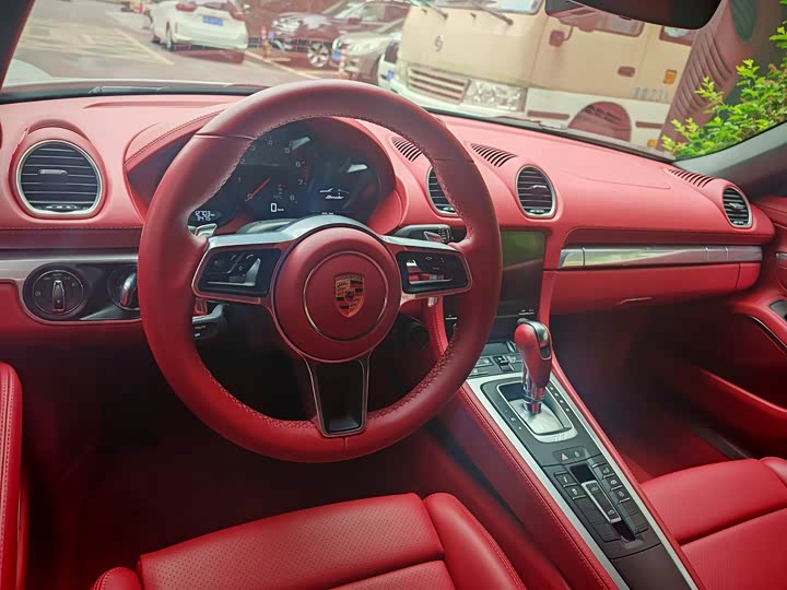 Photo 3 - Porsche 718