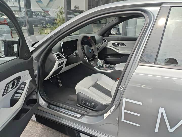 BMW M3 2024 2024款 M3四门轿车 雷霆版