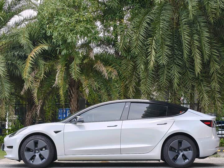 Фото 7 - Tesla Model 3