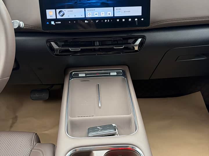 Wuling Starlight 730 Hybrid/EV 2026 2026款 插混 125km 尊享型