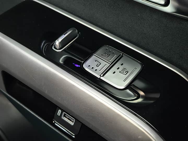 Фото 9 - Changan Deepal G318