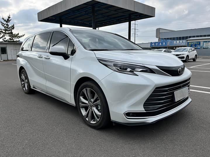 Toyota Sienna 2026 2026款 2.5L 双擎两驱臻享尊贵版