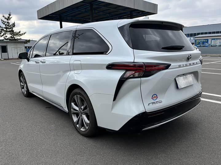 Toyota Sienna 2026 2026款 2.5L 双擎两驱臻享尊贵版