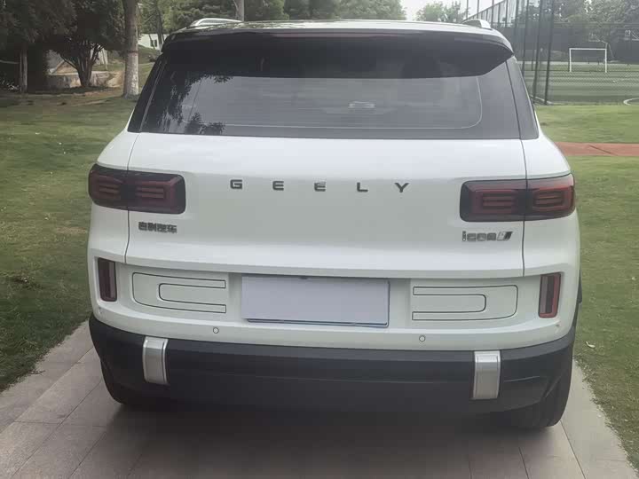 Фото 6 - Geely Icon