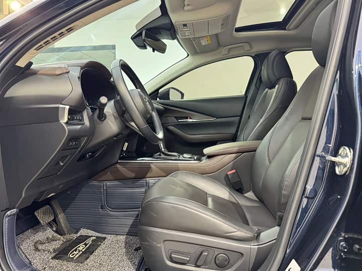 Photo 7 - Mazda CX-30