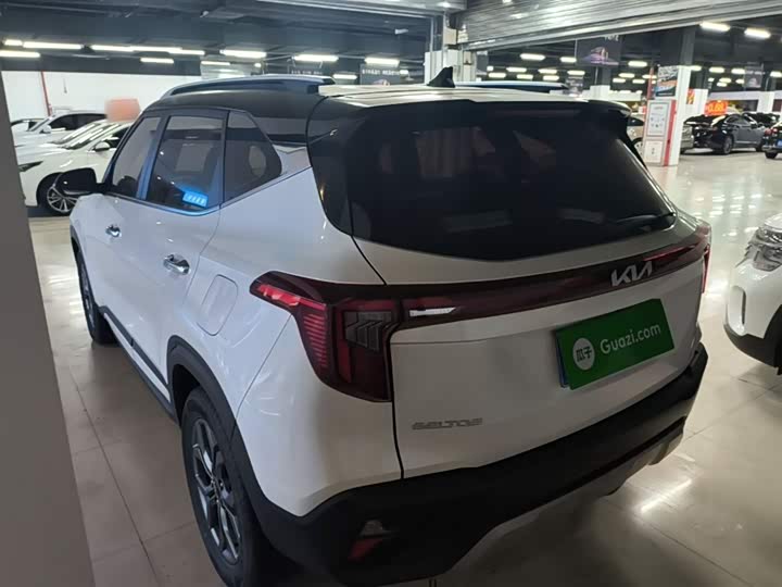 Photo 5 - Kia Seltos