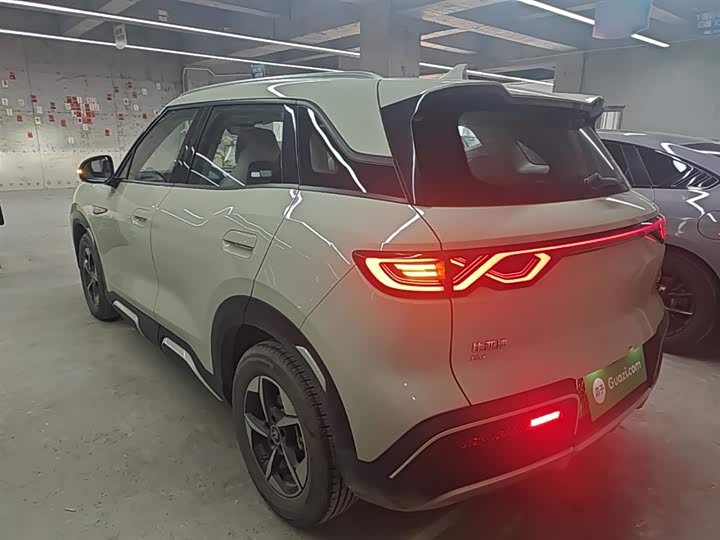 صورة 5 - BYD Yuan Up