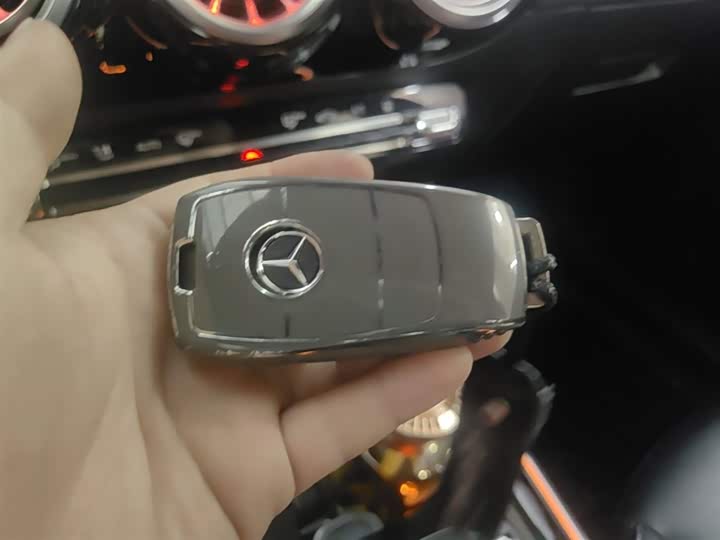 Фото 9 - Mercedes-Benz EQA