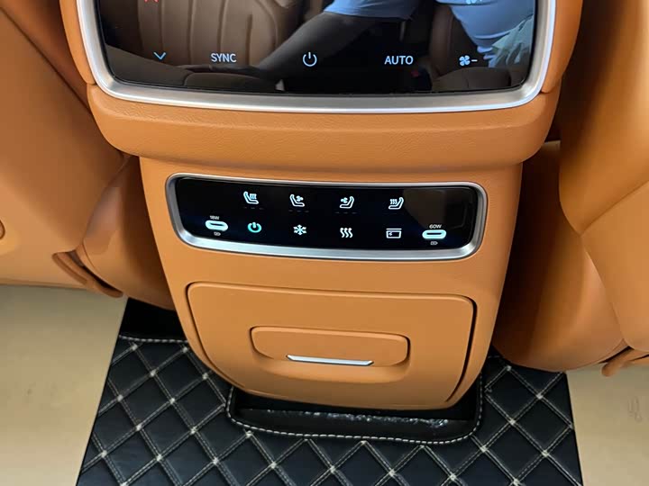Dongfeng Yipai eπ 008 2026 2026款 六座纯电家享版