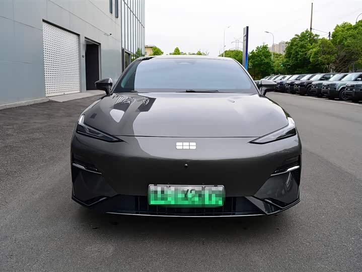Фото 2 - Geely Galaxy E8