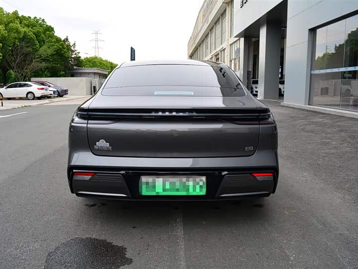 Фото 6 - Geely Galaxy E8