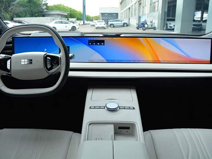 Фото 9 - Geely Galaxy E8