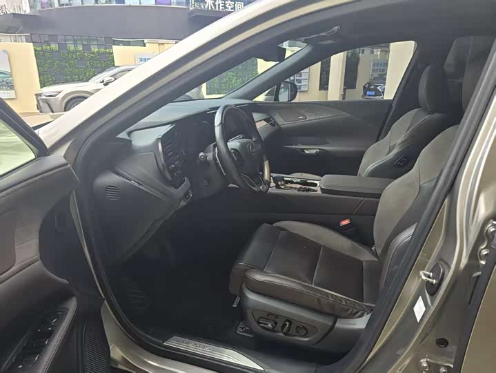 2023 Lexus RX Hybrid