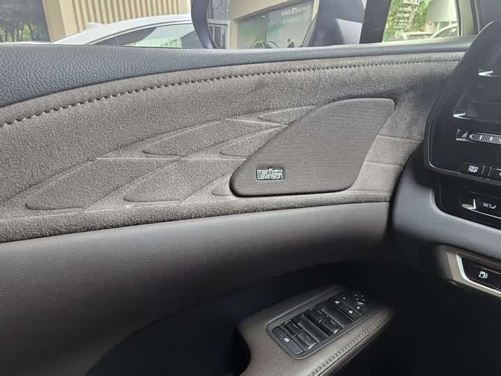 Фото 9 - Lexus RX Hybrid