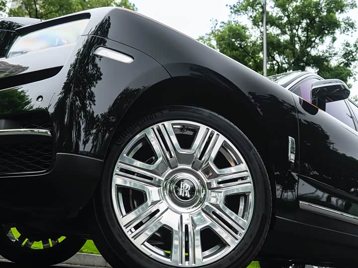 Фото 4 - Rolls-Royce Cullinan