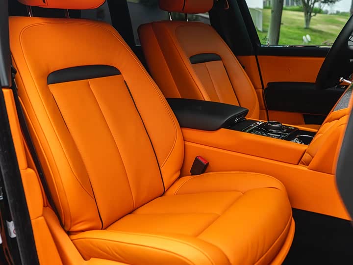 Фото 6 - Rolls-Royce Cullinan