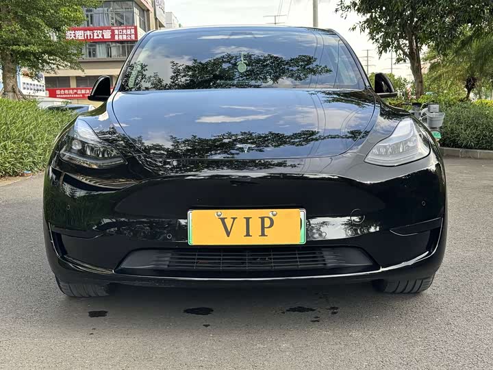 Photo 2 - Tesla Model Y