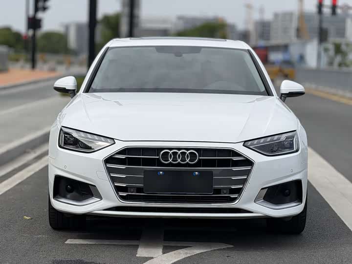 Фото 3 - Audi A4L