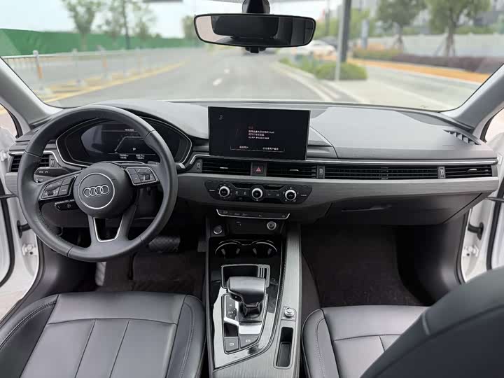 Фото 7 - Audi A4L